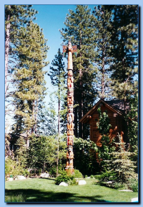 2 093 Totem Traditional Archive 002
